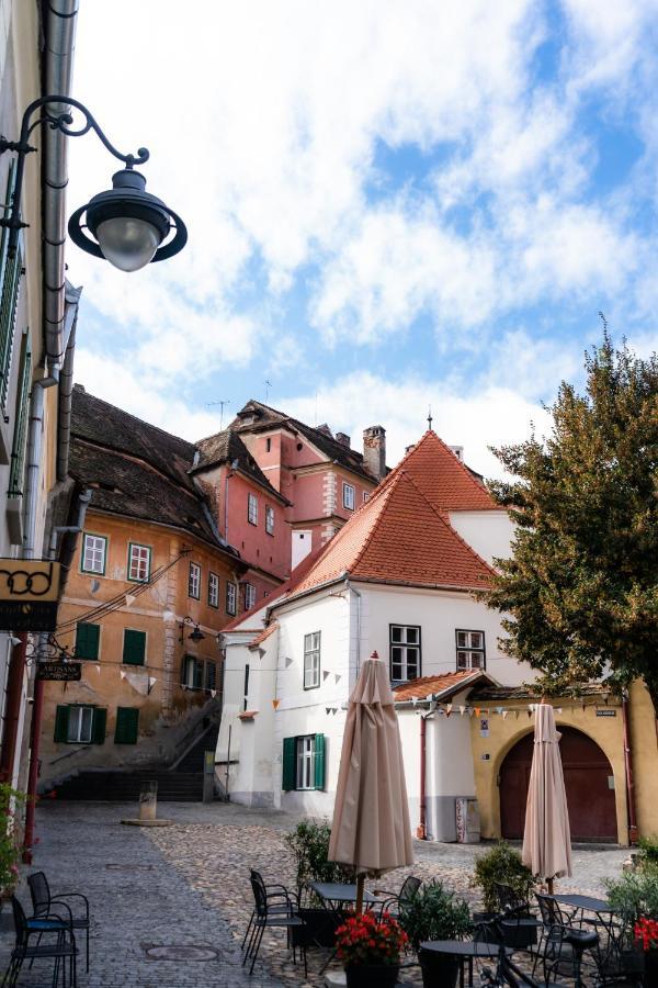Charming Studio Ideal For Getaways Or Workations In Sibiu'S Medieval City Center Εξωτερικό φωτογραφία